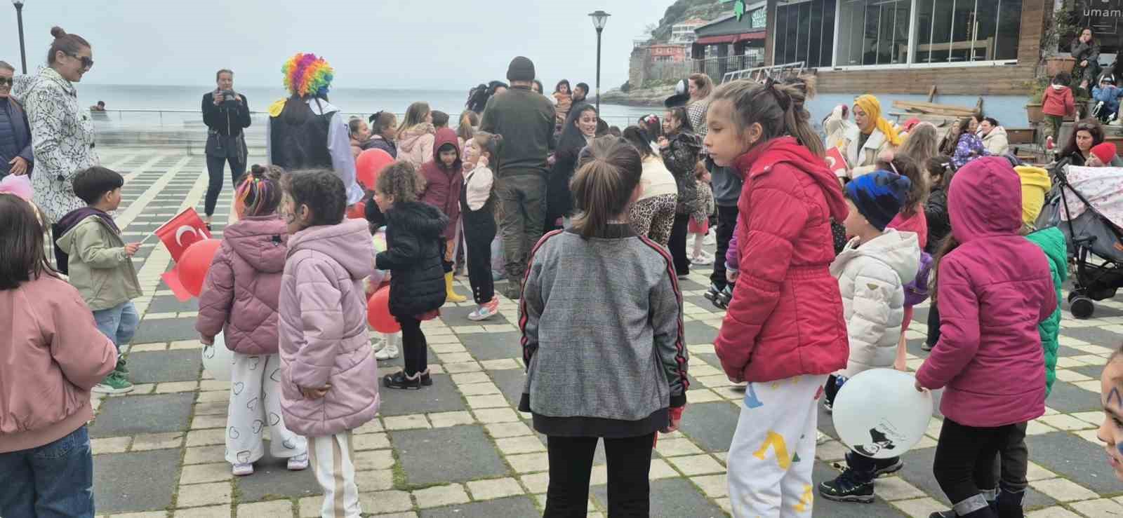 amasrada-cocuklar-23-nisanda-gonullerince-eglendi-0-jpg