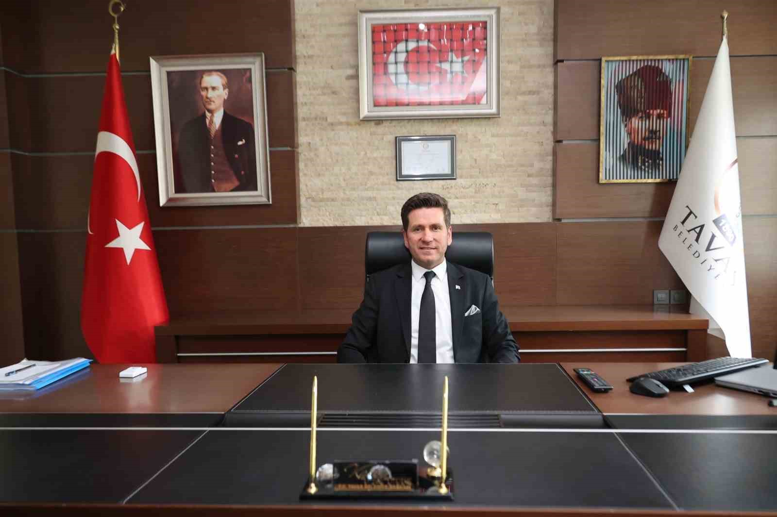 baskan-tatik-23-nisan-tum-cocuklarimiza-baris-sevgi-ve-mutluluk-dolu-bir-yasam-sunma-arzusunu-yansitmaktadir-0-jpg