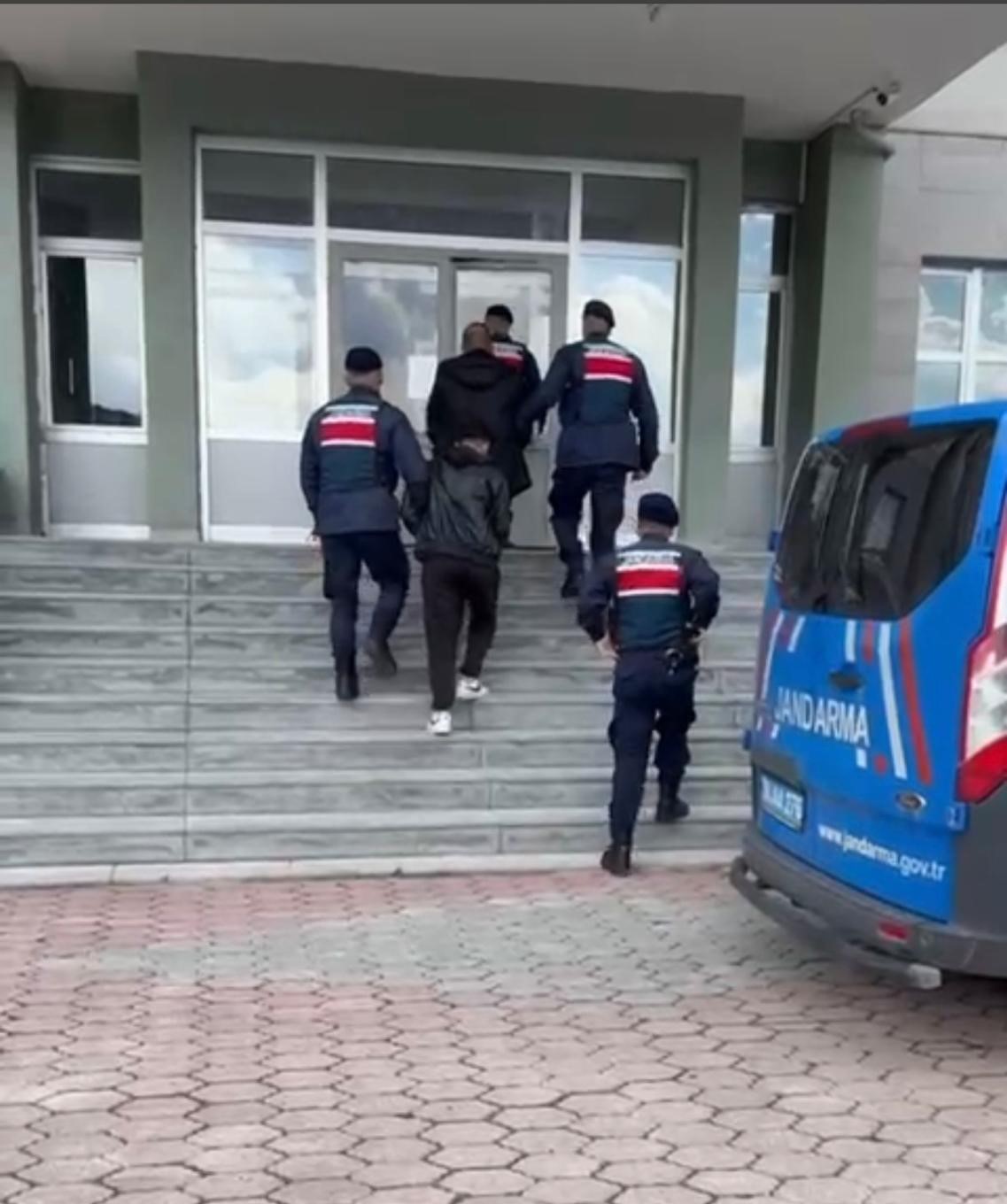 sivasta-gocmen-kacakcilari-yakayi-ele-verdi-0-jpg