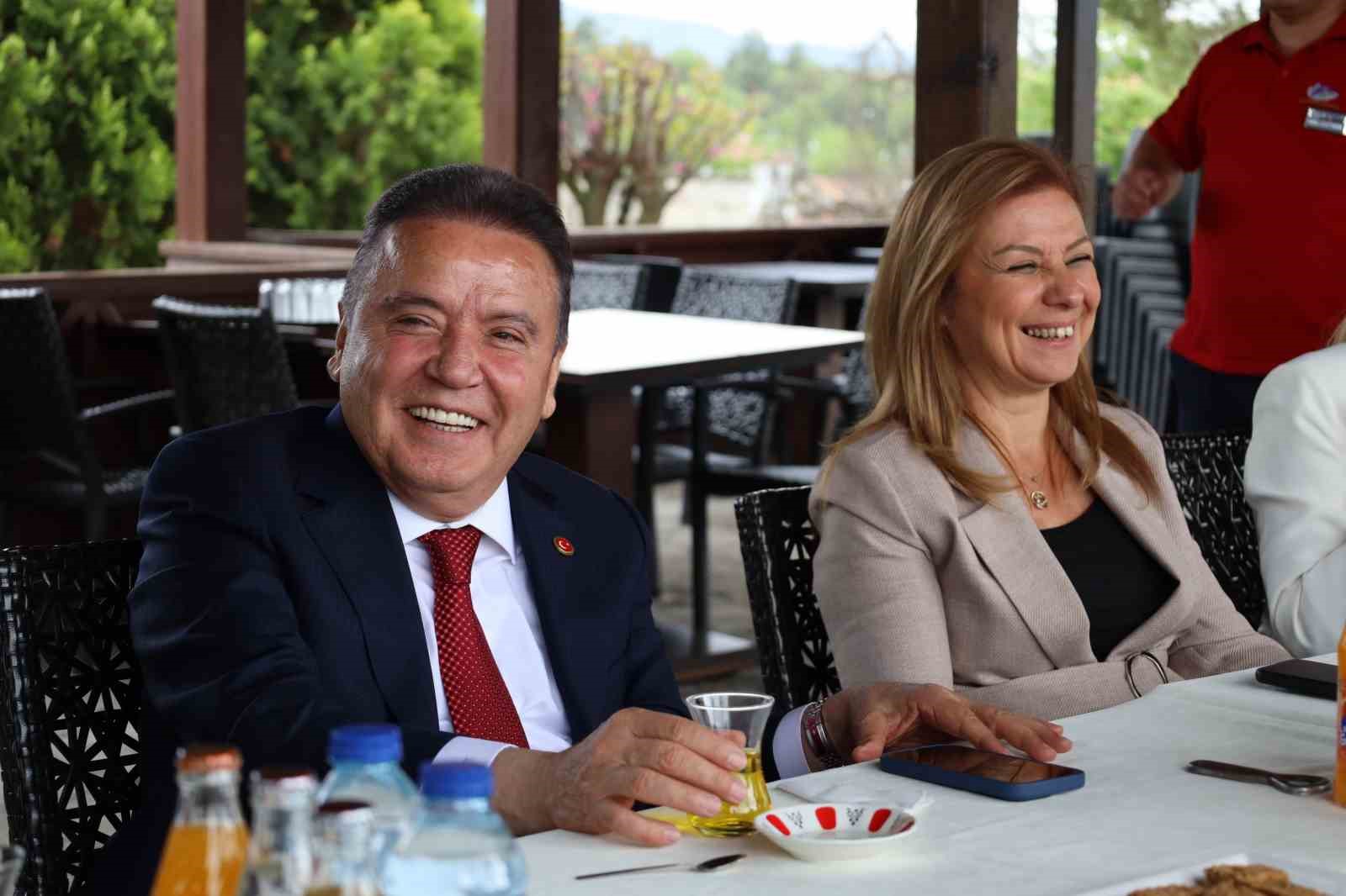 antalya-bb-baskani-muhittin-bocek-baskanliginda-safranboluda-cittaslow-ulusal-ag-toplantisi-gerceklestirildi