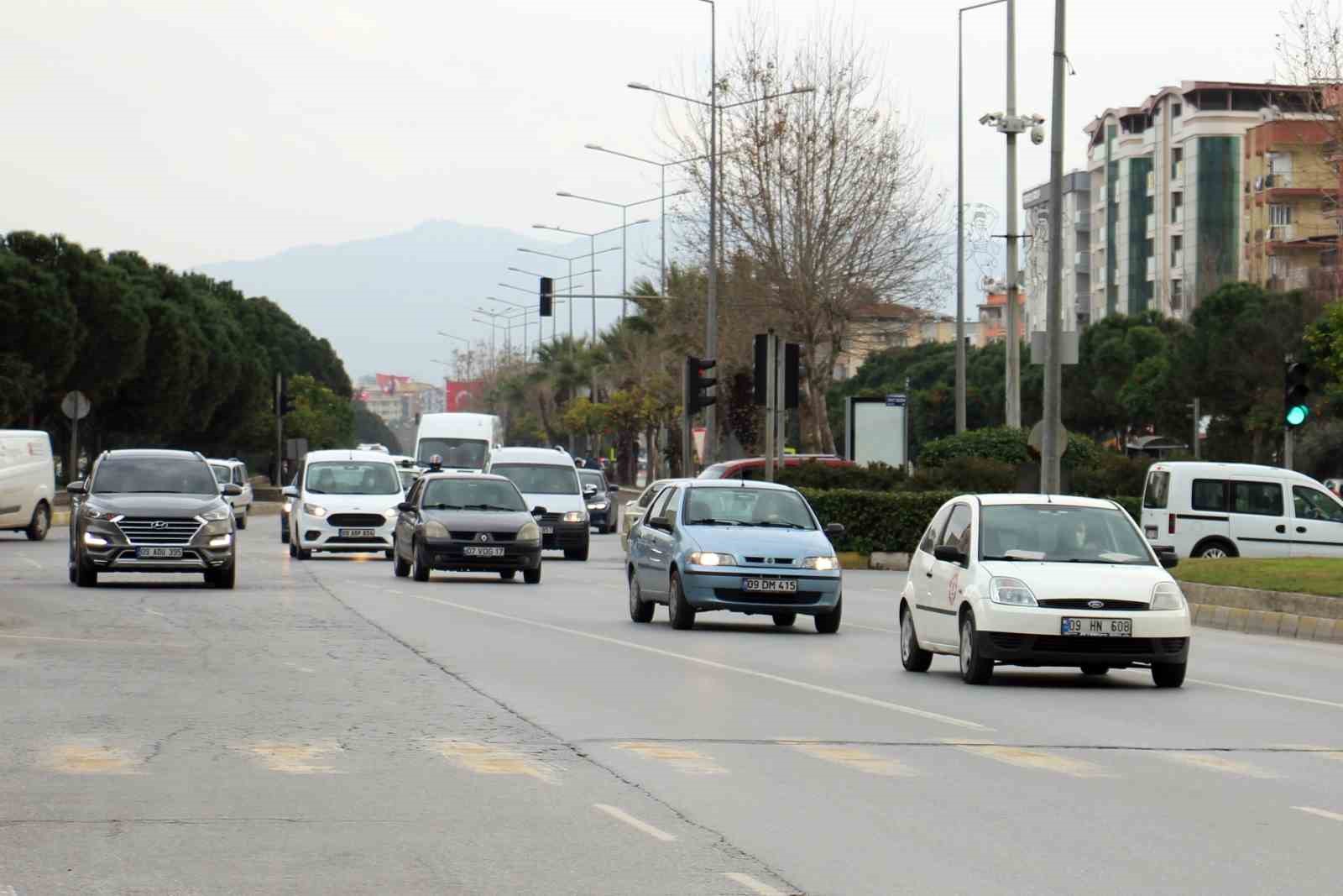 aydinda-arac-sayisi-636-bin-oldu