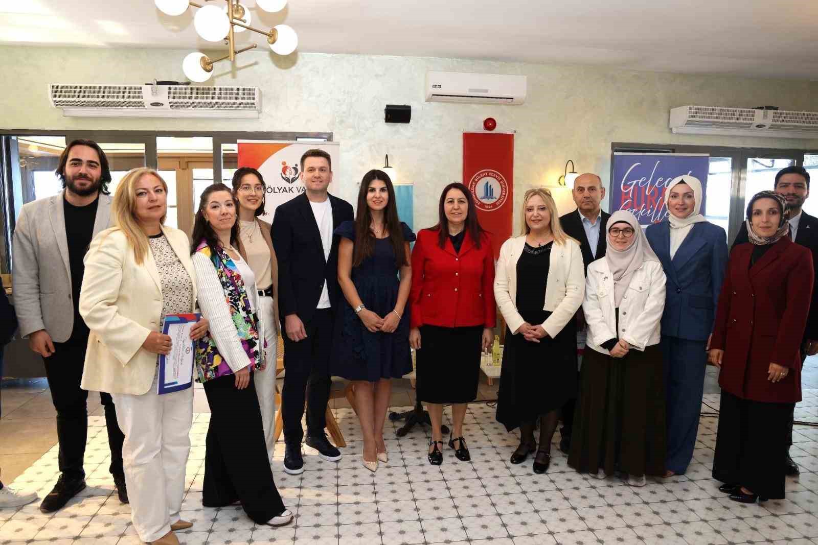 beunda-5-soru-5-cevap-bilim-soylesileri-programi-colyakla-yasam-alt-basligiyla-gerceklestirildi