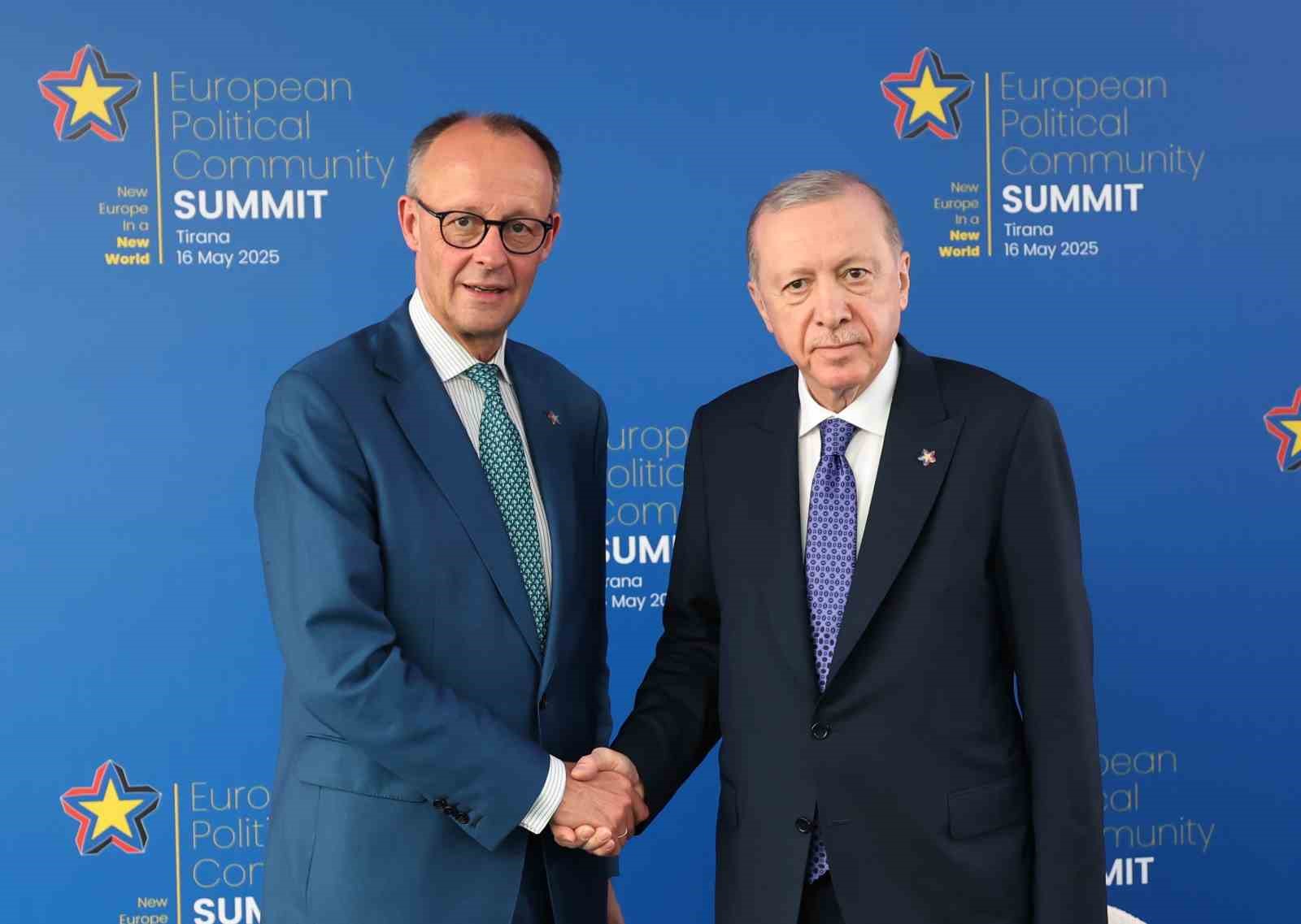 cumhurbaskani-erdogan-almanya-basbaskani-merz-ile-gorustu