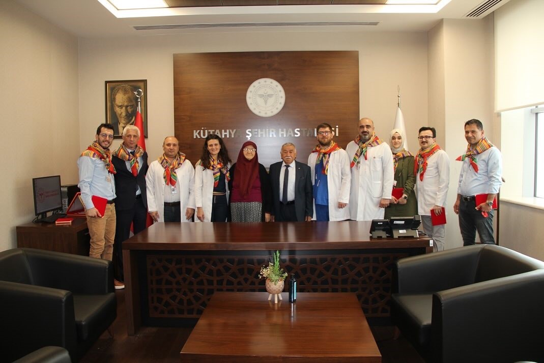 dernek-baskani-namazdan-kutahya-sehir-hastanesine-tesekkur