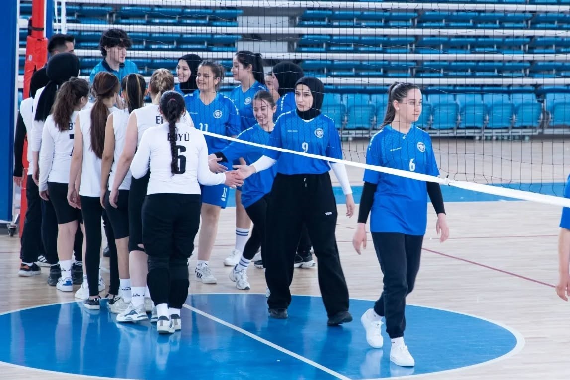 ebyu-bahar-senlikleri-spor-musabakalari-devam-ediyor