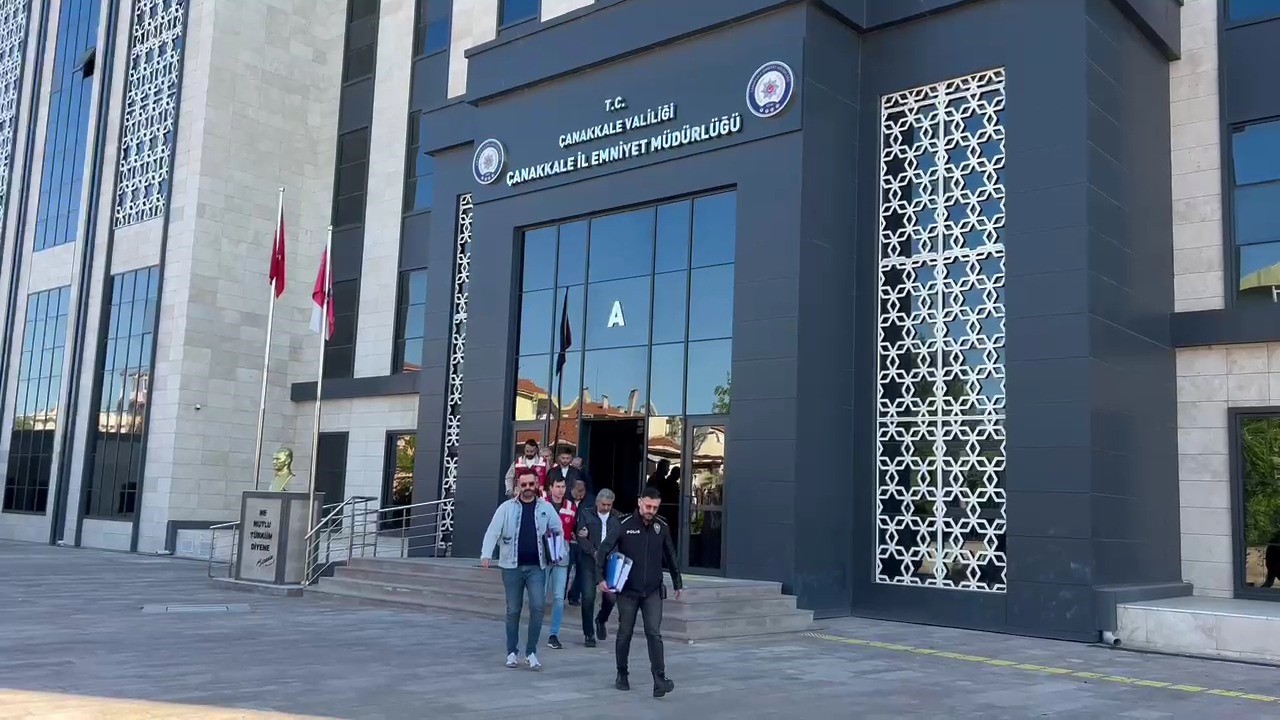 emekli-ogretmenin-25-milyon-tl-dolandirildigi-olayda-7-kisi-tutuklandi