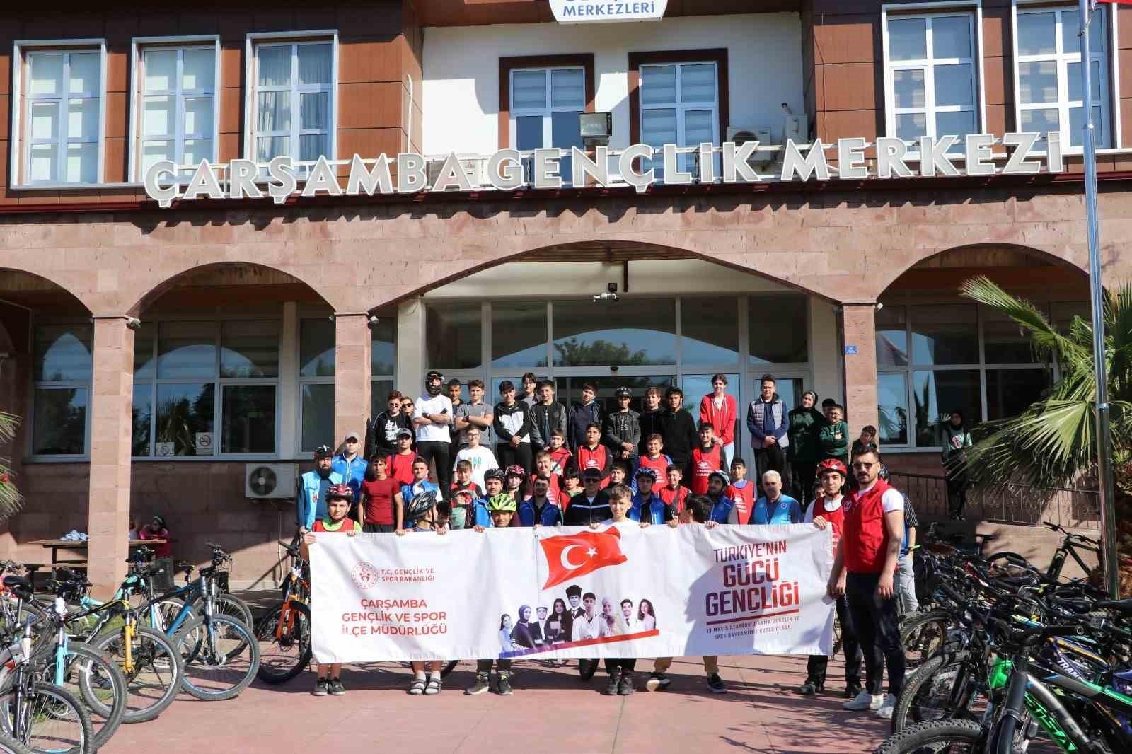 genclik-haftasinda-55-gencten-bisikletli-kutlama