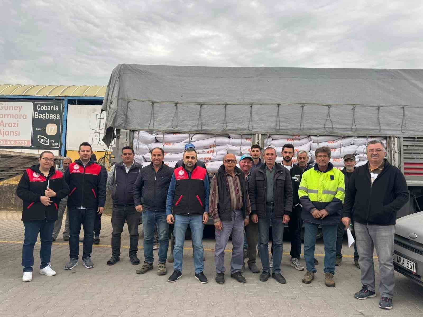 gonende-celtik-ureticilerine-hibe-destekli-tohum-dagitimi-yapildi