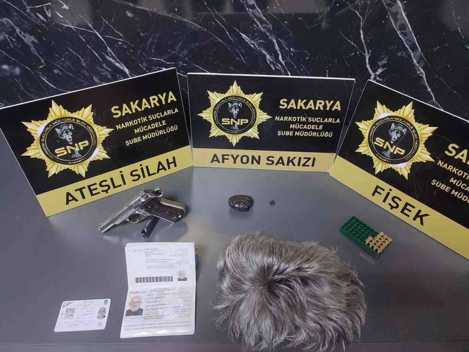 sahte-kimlik-ve-peruklu-kacis-plani-sakaryada-son-buldu