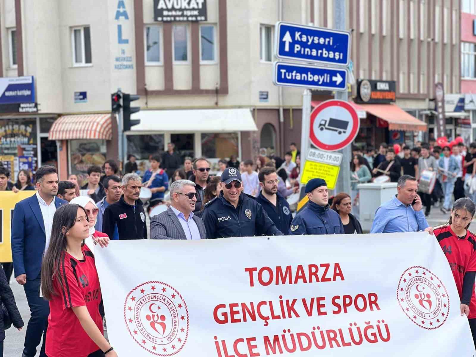 tomarzada-coskulu-genclik-yuruyusu