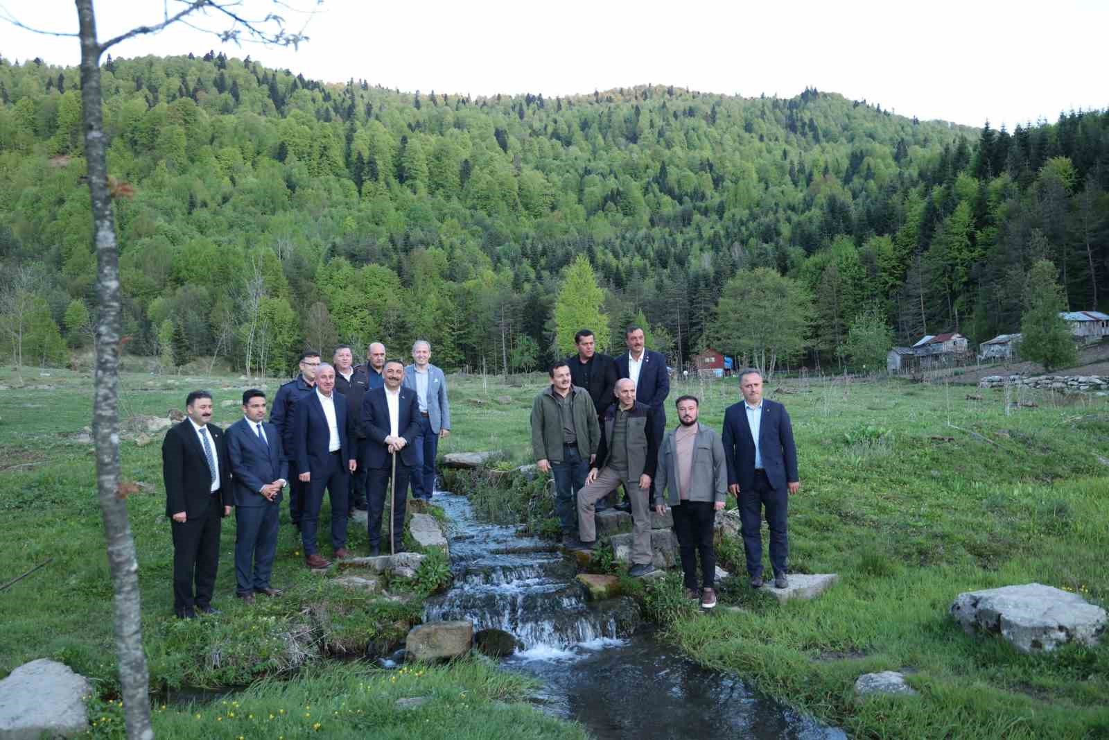 vali-hacibektasoglu-gumelide-anit-agaclari-ve-yaylalari-inceledi