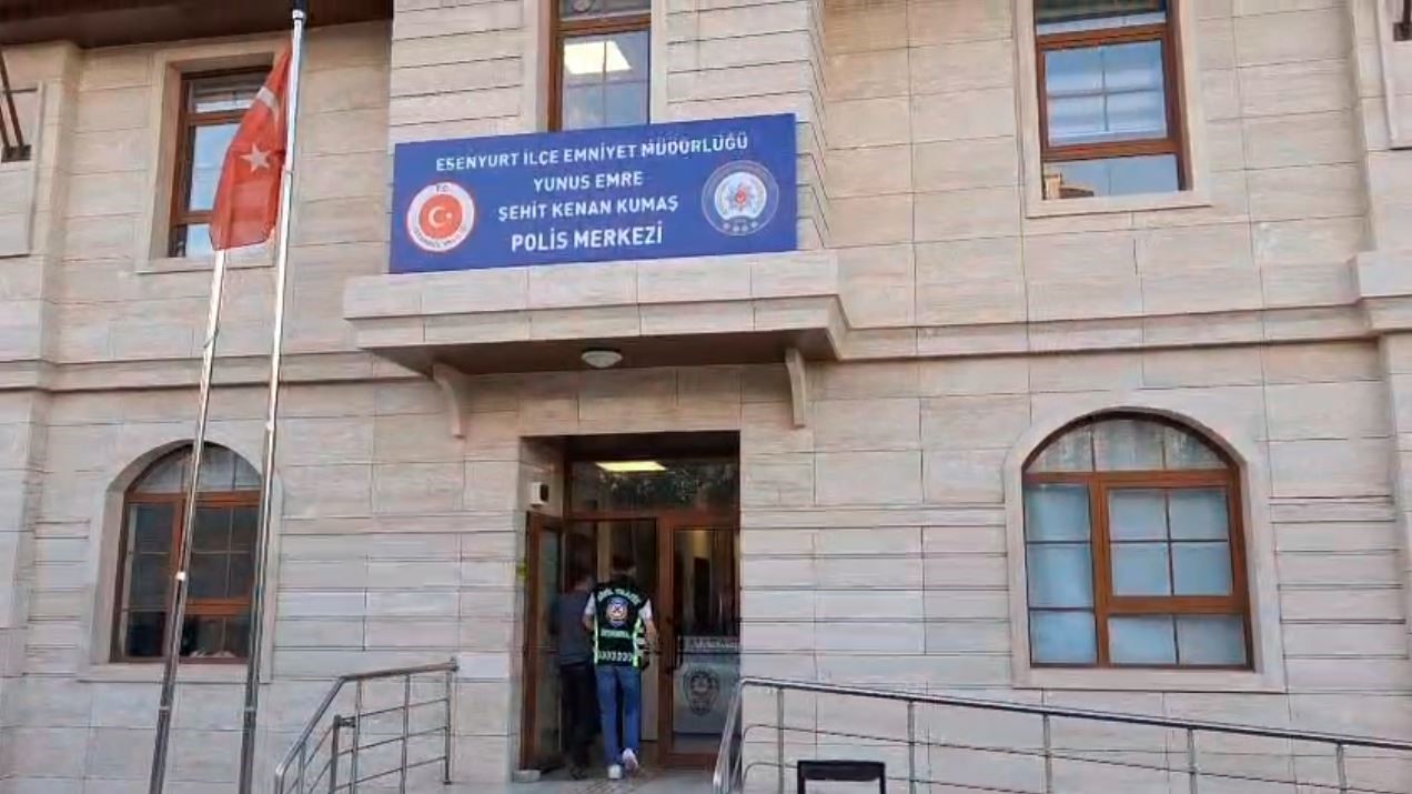 e-5te-kaynak-yapan-ve-korna-calan-surucuyu-olumle-tehdit-eden-sahis-yakalandi