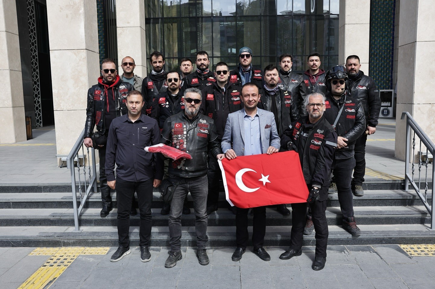 kutahyadan-anitkabire-sanli-turk-bayragi-yolculugu
