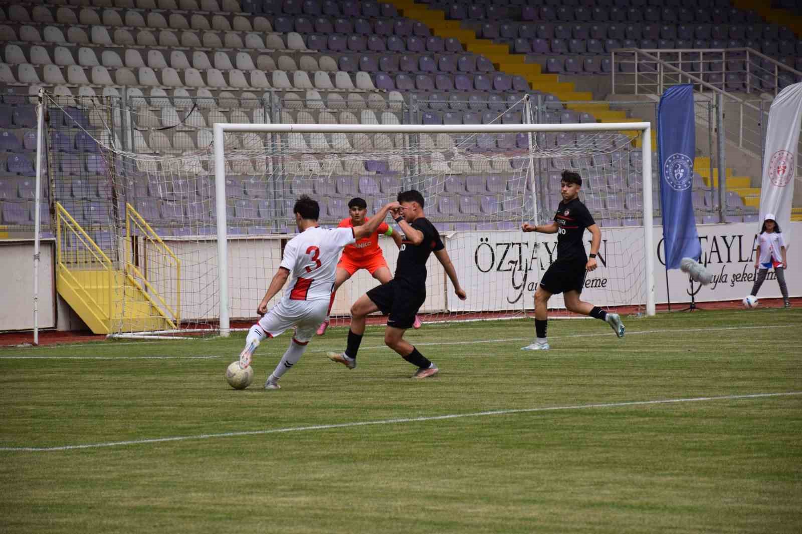 okul-sporlari-futbol-genc-erkekler-turkiye-sampiyonasi-sona-erdi