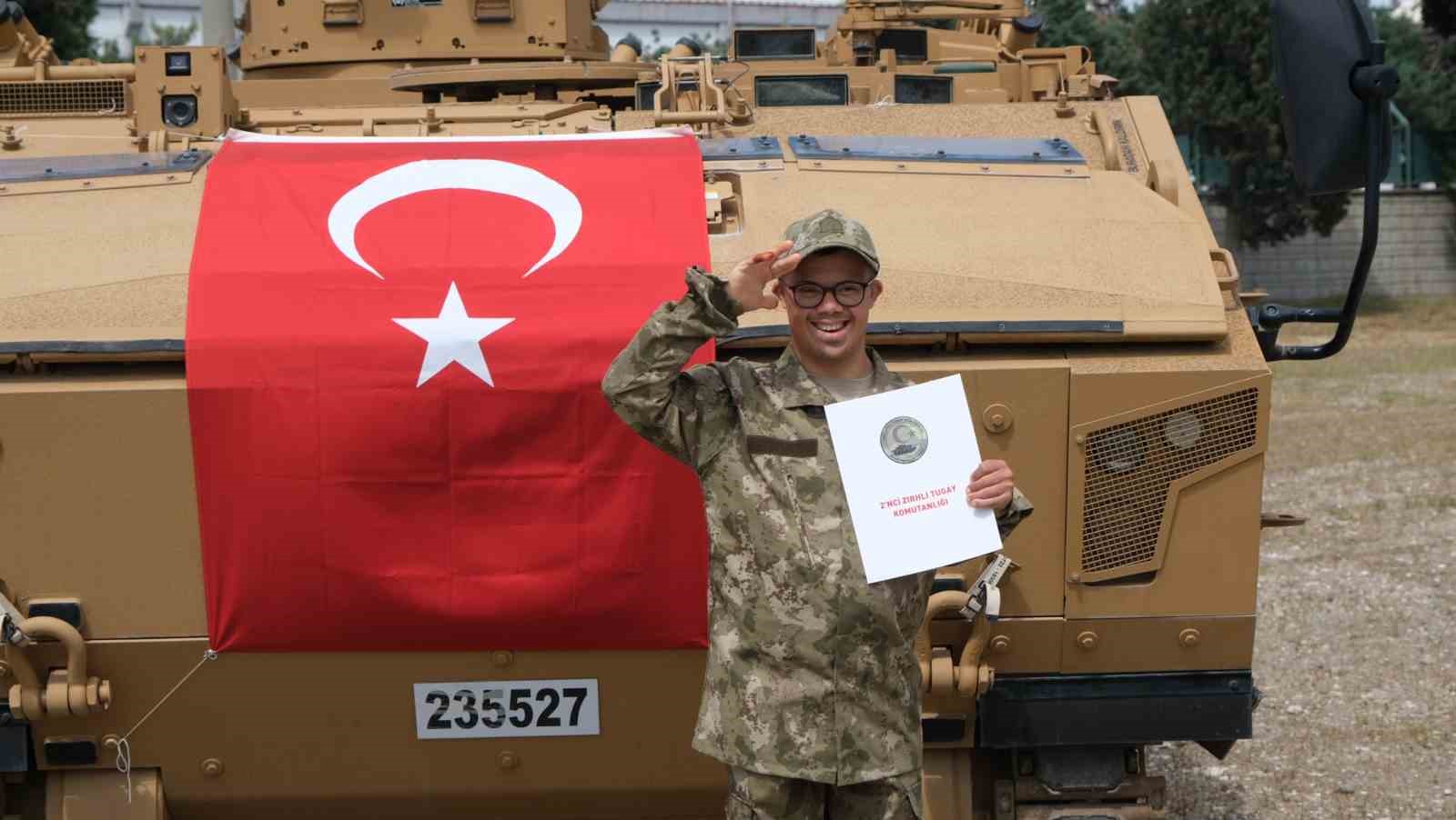 ozel-bireyler-torenle-ugurlandi-yemin-edip-asker-oldu