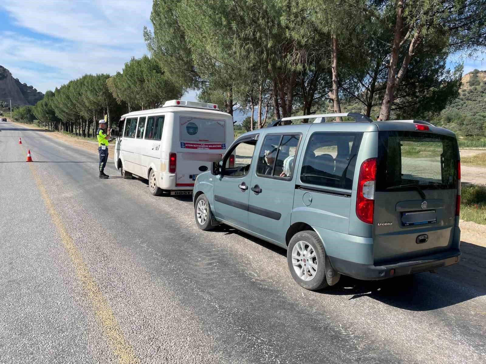 trafik-kurallarina-uymayan-suruculer-jandarmadan-kacamadi
