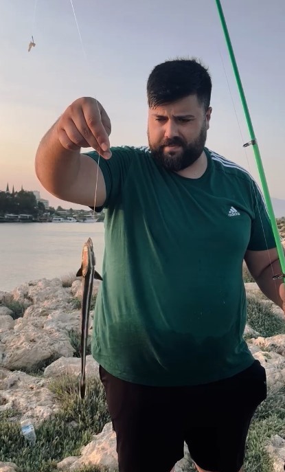 antalyada-vantuzlu-remora-baligi-saskinligi