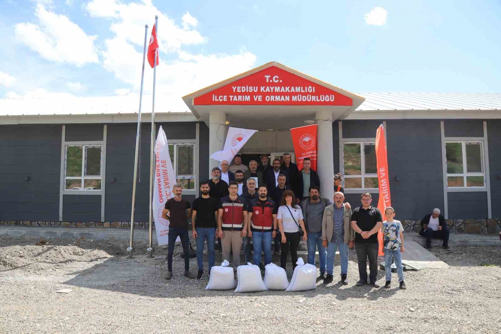 bingolde-ureticilere-yuzde-75-hibeli-8-ton-kuru-fasulye-tohumu-dagitildi