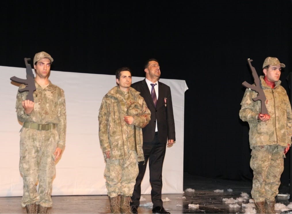 gazi-yalcin-yedekin-hayati-sahnede-yogun-ilgi-gordu