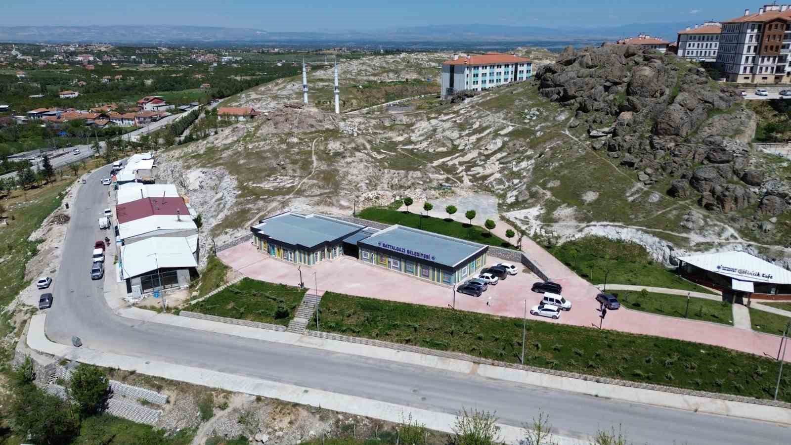 gelinciktepe-kadin-yasam-merkezinde-kurslar-basladi