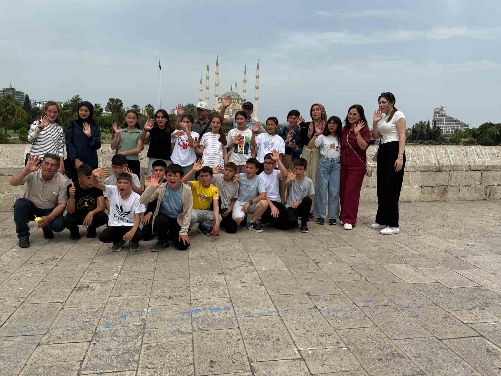 ogrenciler-adanada-tarih-izmirde-bilimle-bulustu