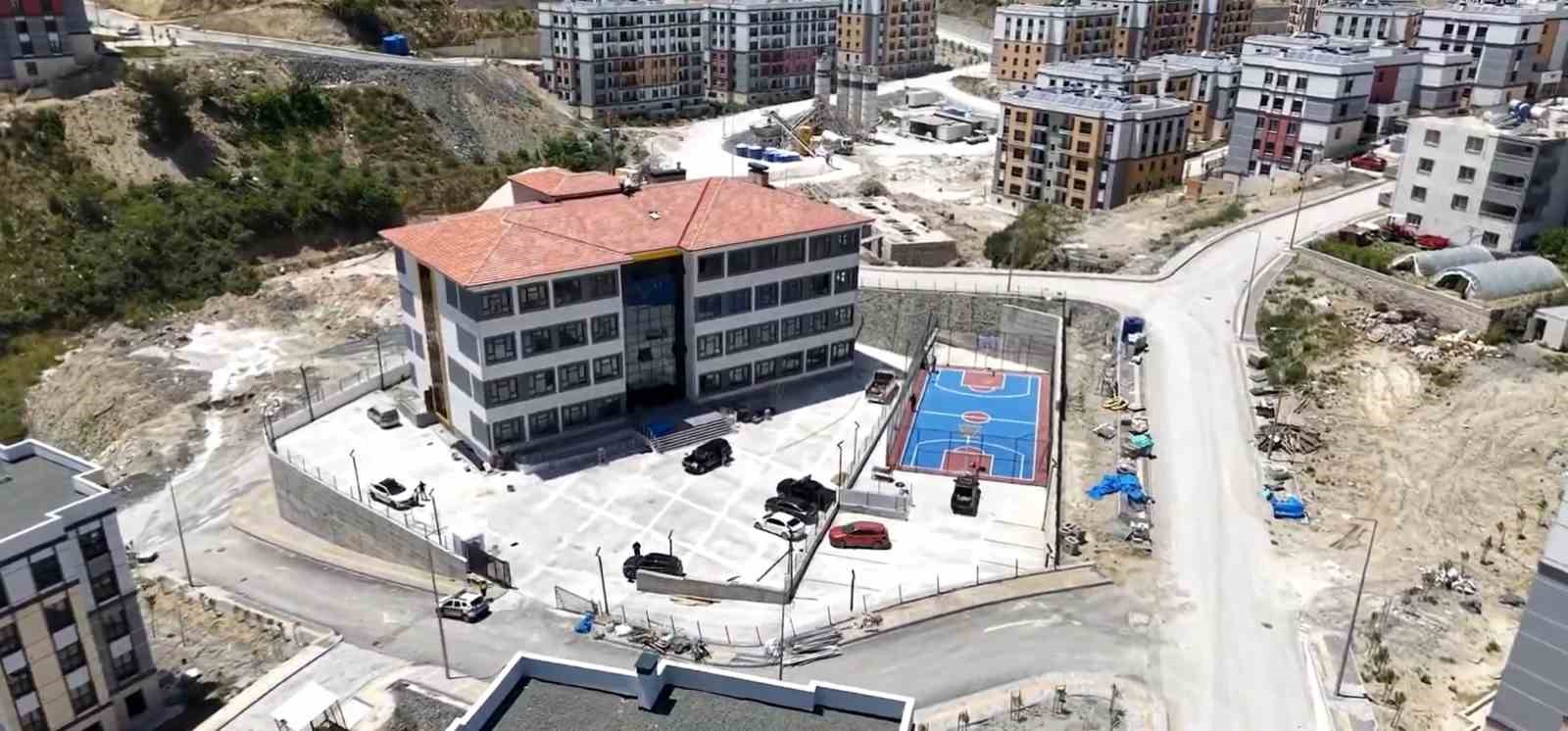 orhanli-afet-konutlarinda-insa-edilen-ilkokul-ve-ortaokulda-sona-gelindi