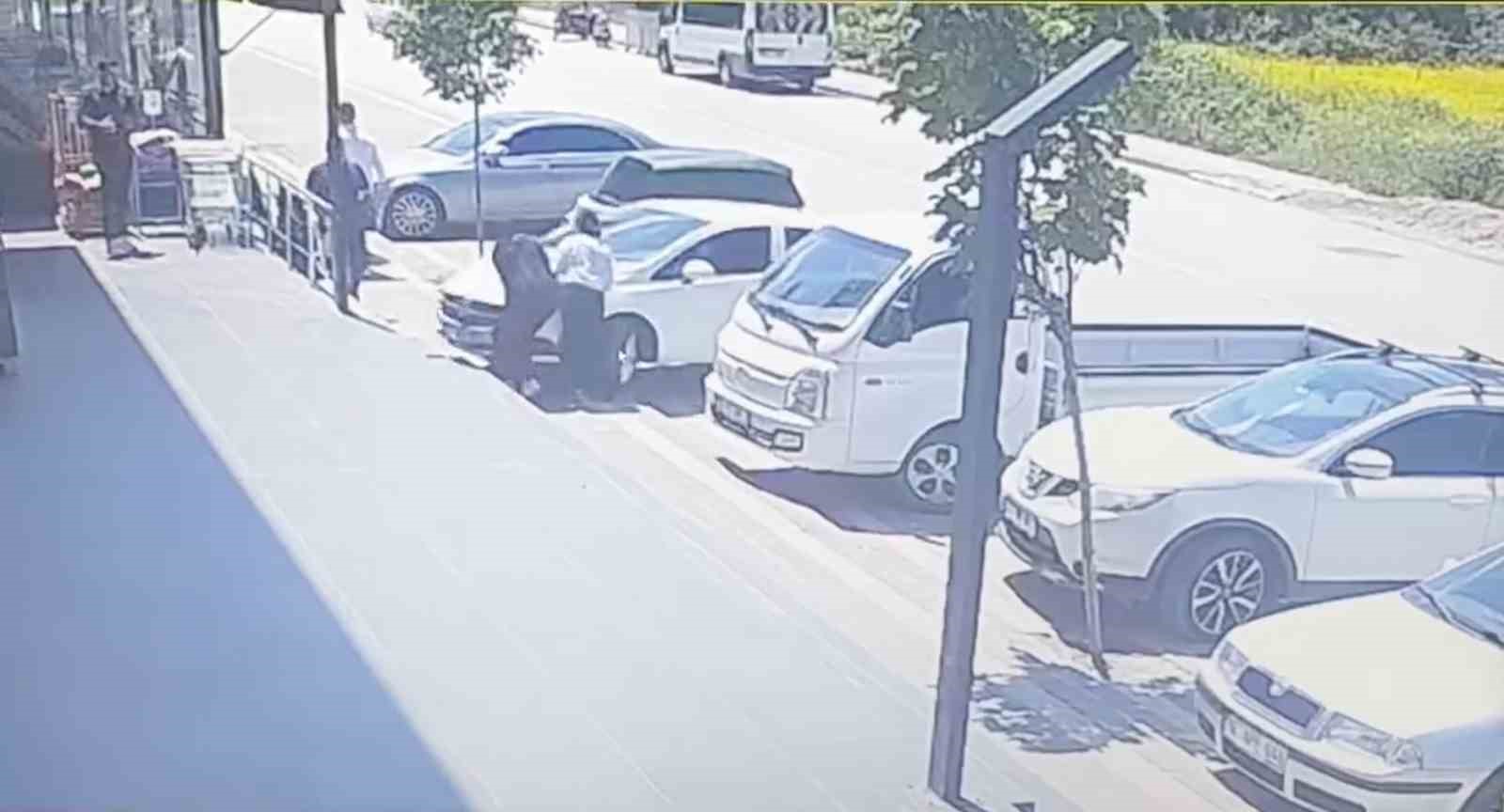 park-edilmek-istenen-otomobilin-carptigi-ogrenci-agir-yaralandi