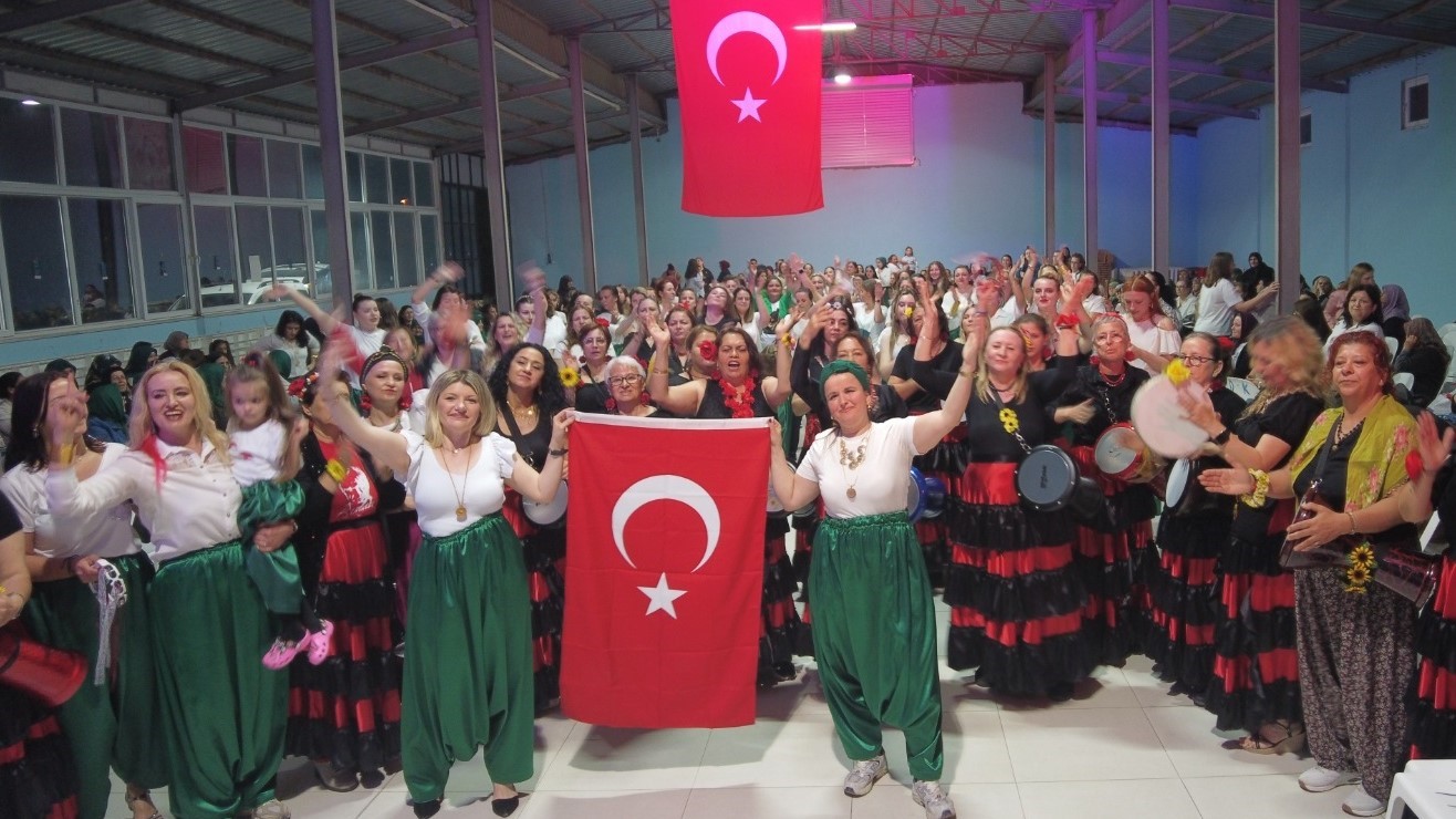 salvar-gecesinde-19-mayis-coskusu