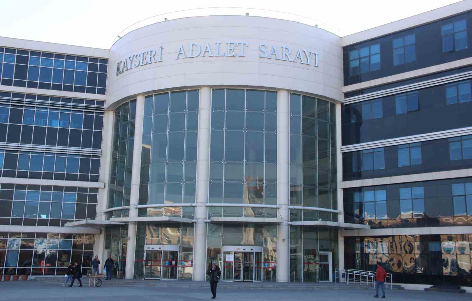 saniklar-mahkemede-birbirini-sucladi