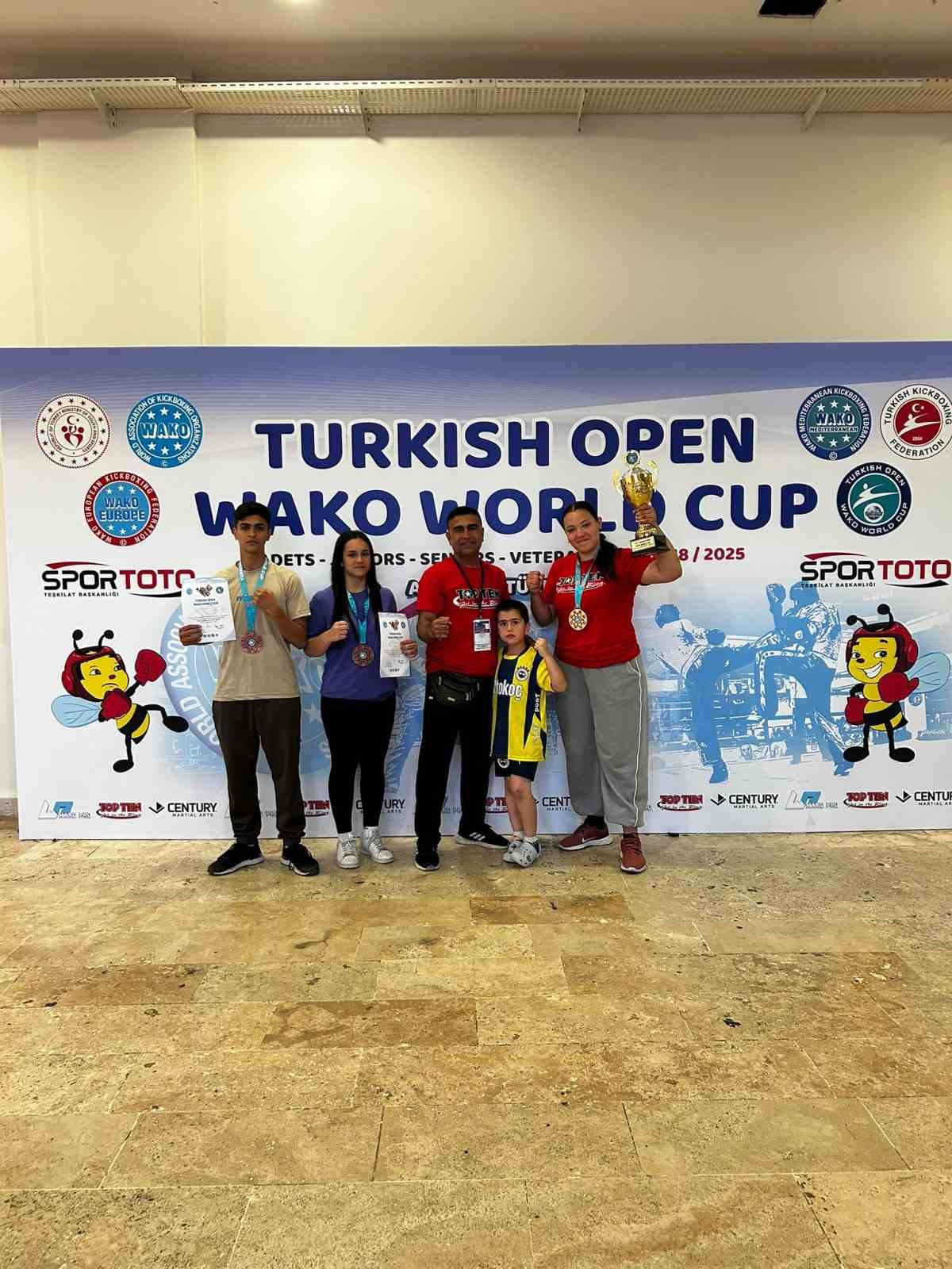 sokeli-3-genc-sporcu-dunya-kupasindan-madalyayla-dondu