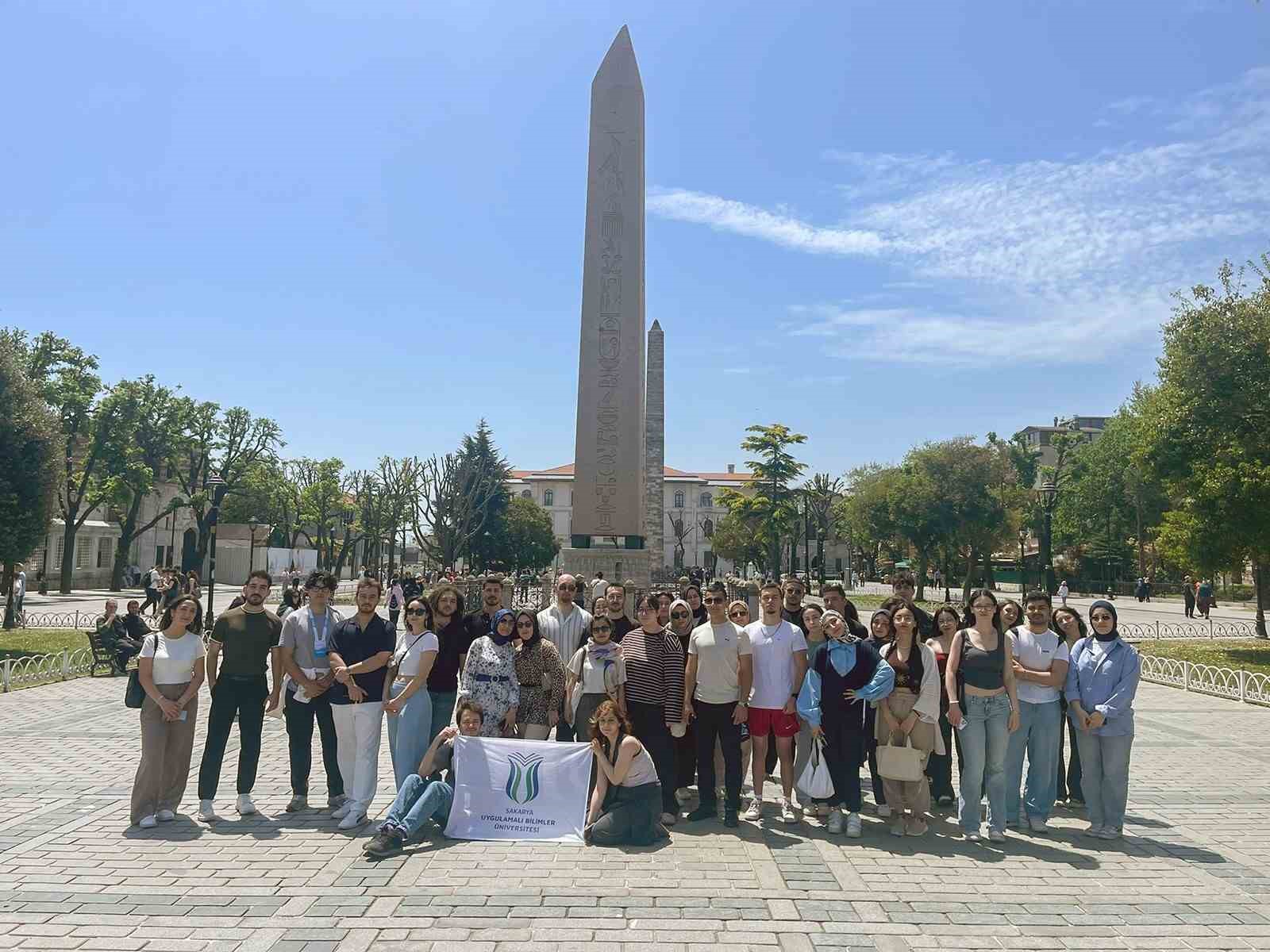 subu-seyahat-ve-rehberlik-toplulugu-istanbulu-kesfetti