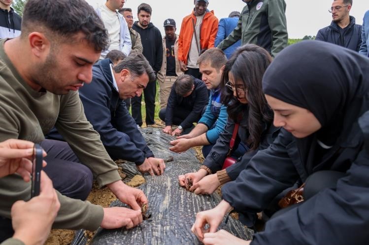 vali-aygolden-genc-ciftcilere-destek