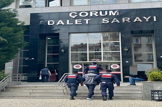 12-yil-hapis-cezasiyla-aranan-sahis-jasattan-kacamadi
