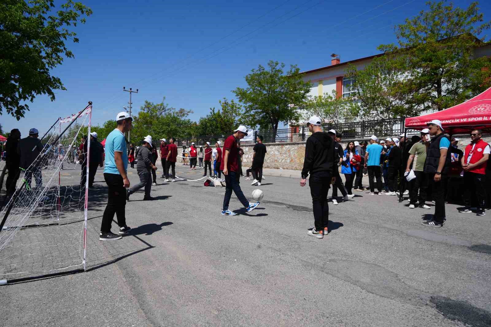 bu-sokaga-giren-herkes-spor-yapiyor