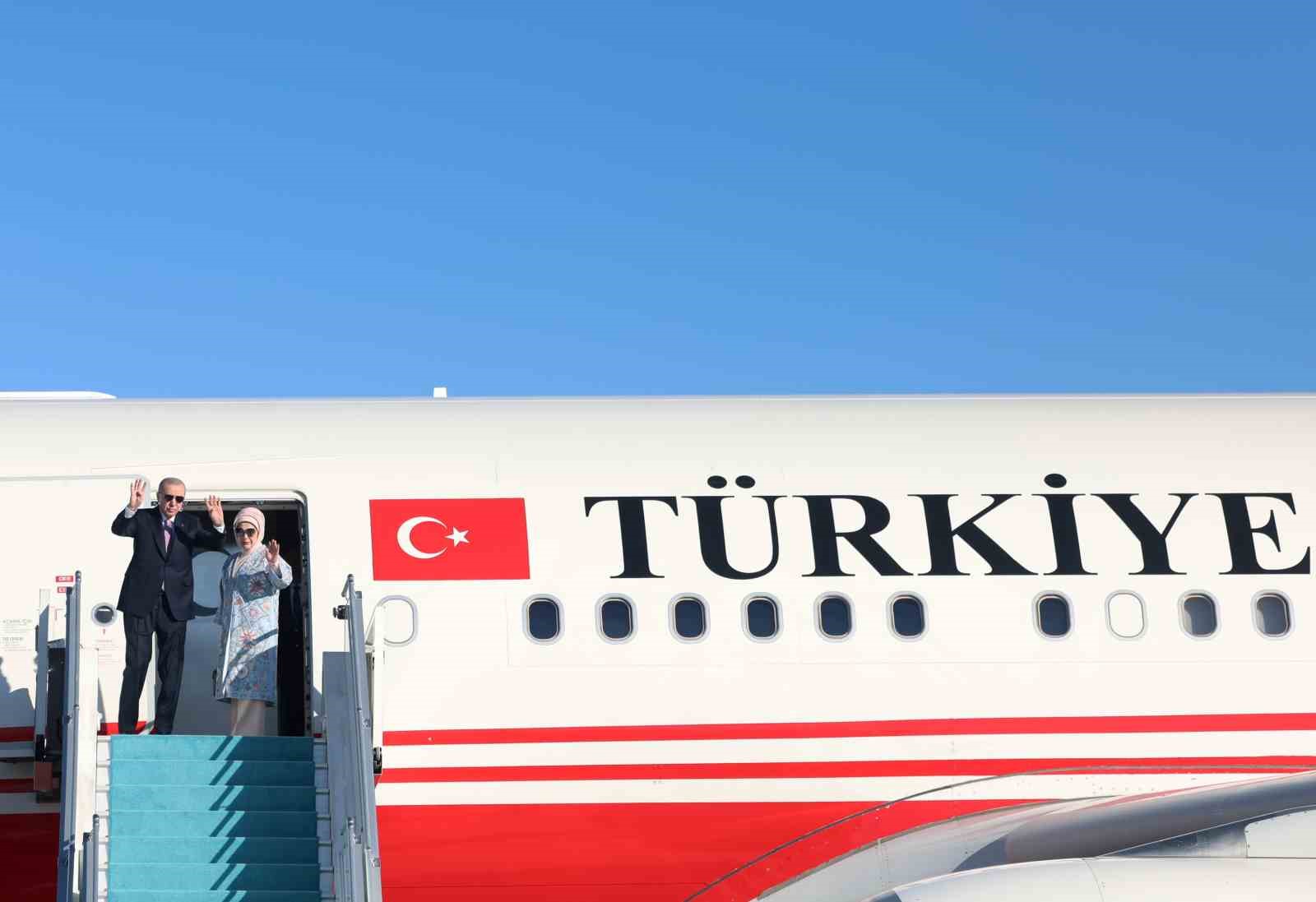 cumhurbaskani-erdogan-macaristana-gitti