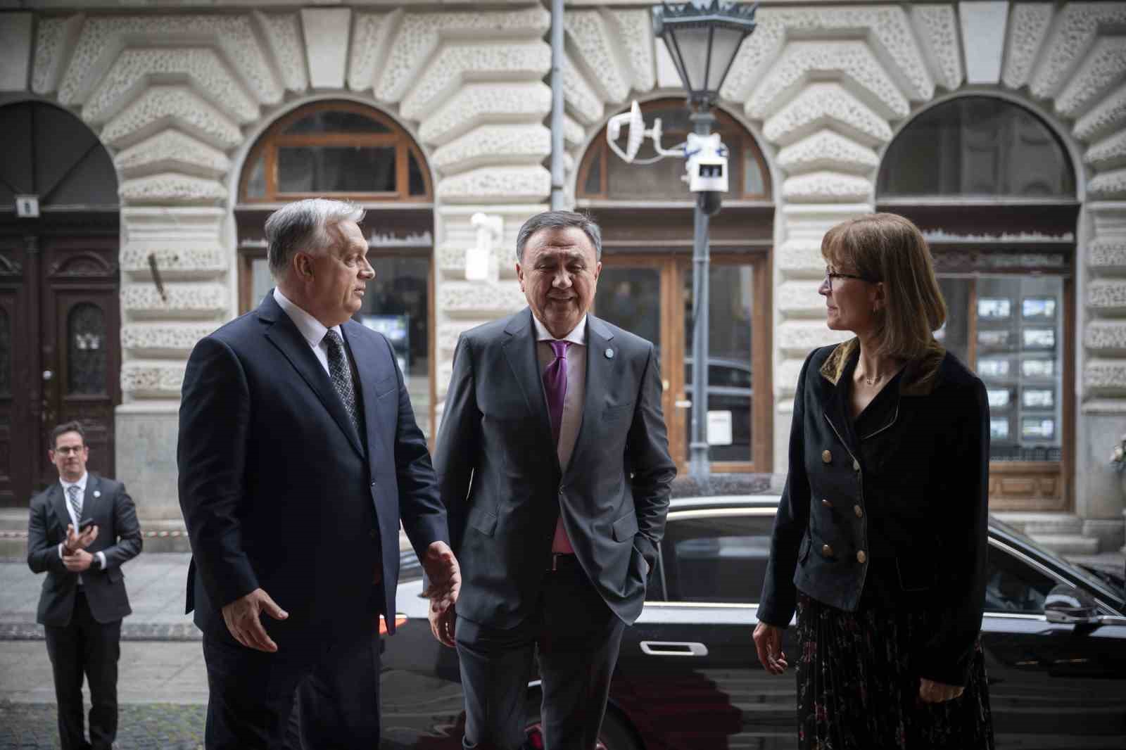 cumhurbaskani-erdogan-macaristanda-basbakan-orban-ile-kulturel-programa-katildi