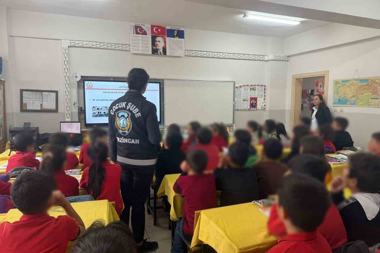 erzincanda-cocuk-polisi-bilgilendiriyor