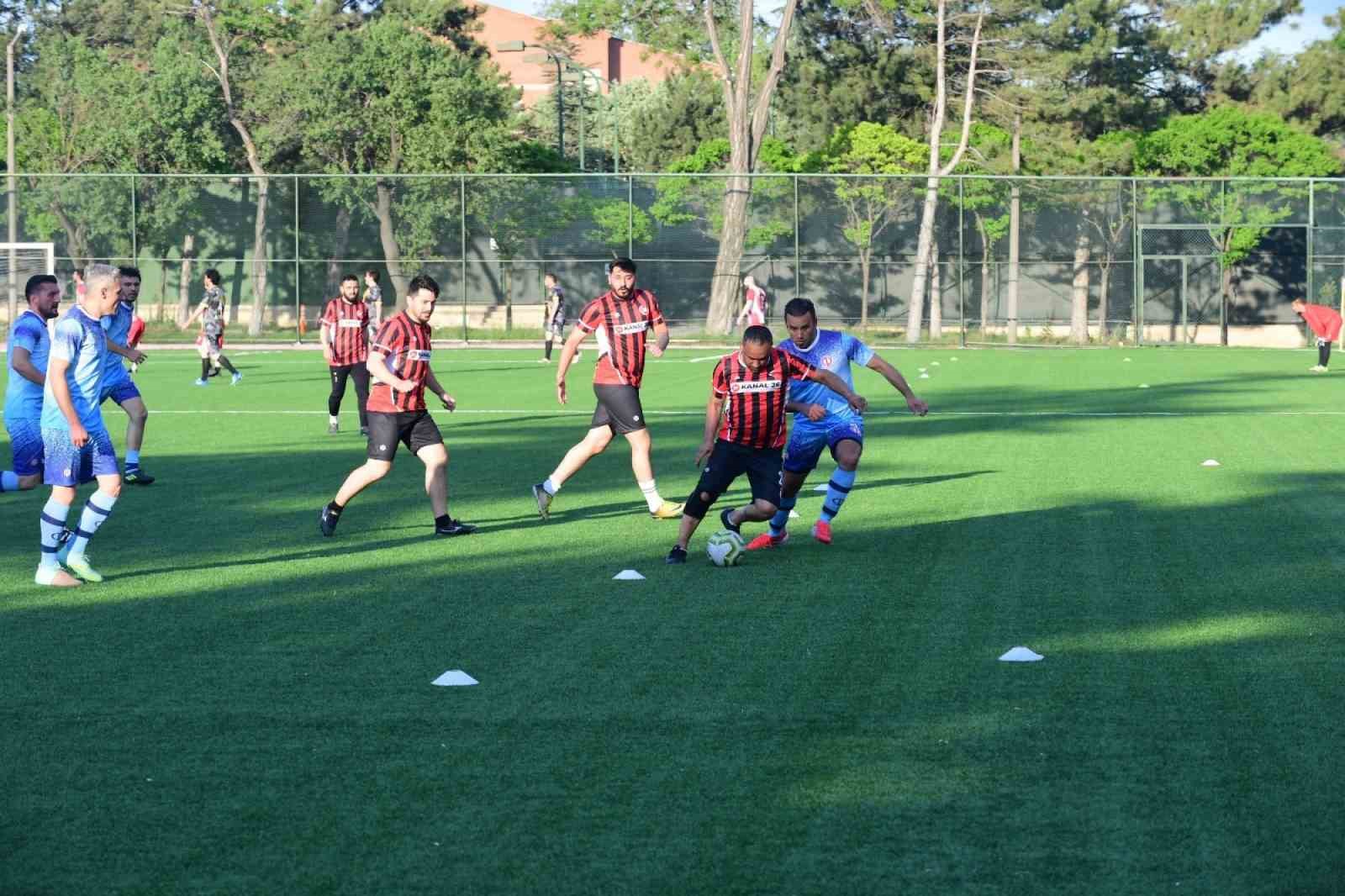 eskisehir-medya-futbol-turnuvasi-basladi