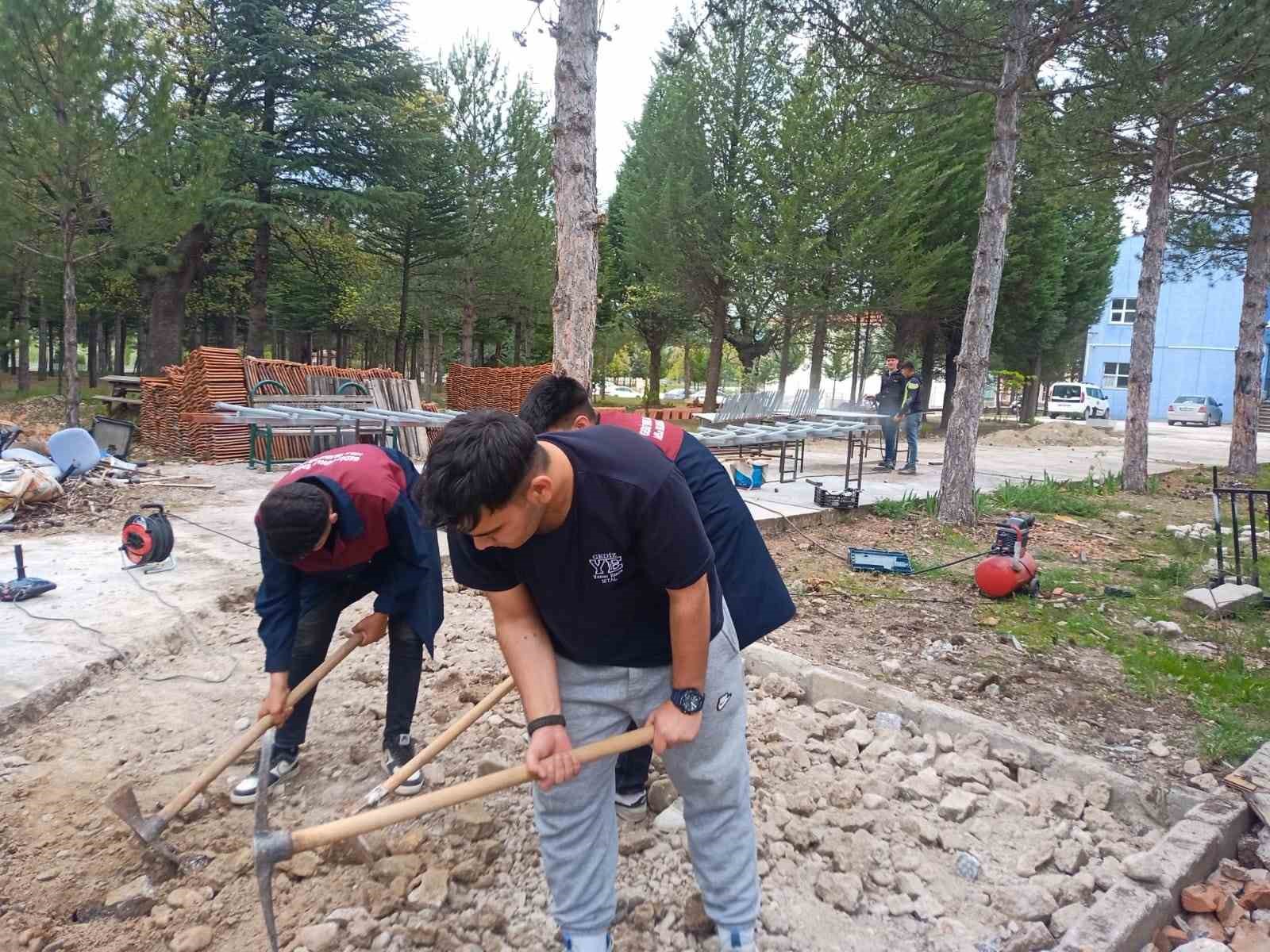 gediz-yunus-emre-mtalden-takdire-sayan-caba