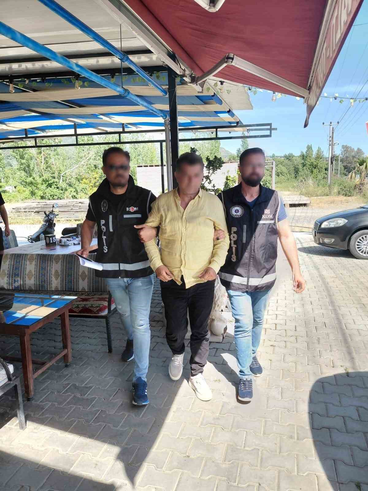 istanbul-merkezli-borsa-operasyonunda-orgut-ele-basi-ve-6-supheli-yurt-disina-kacarken-yakalandi