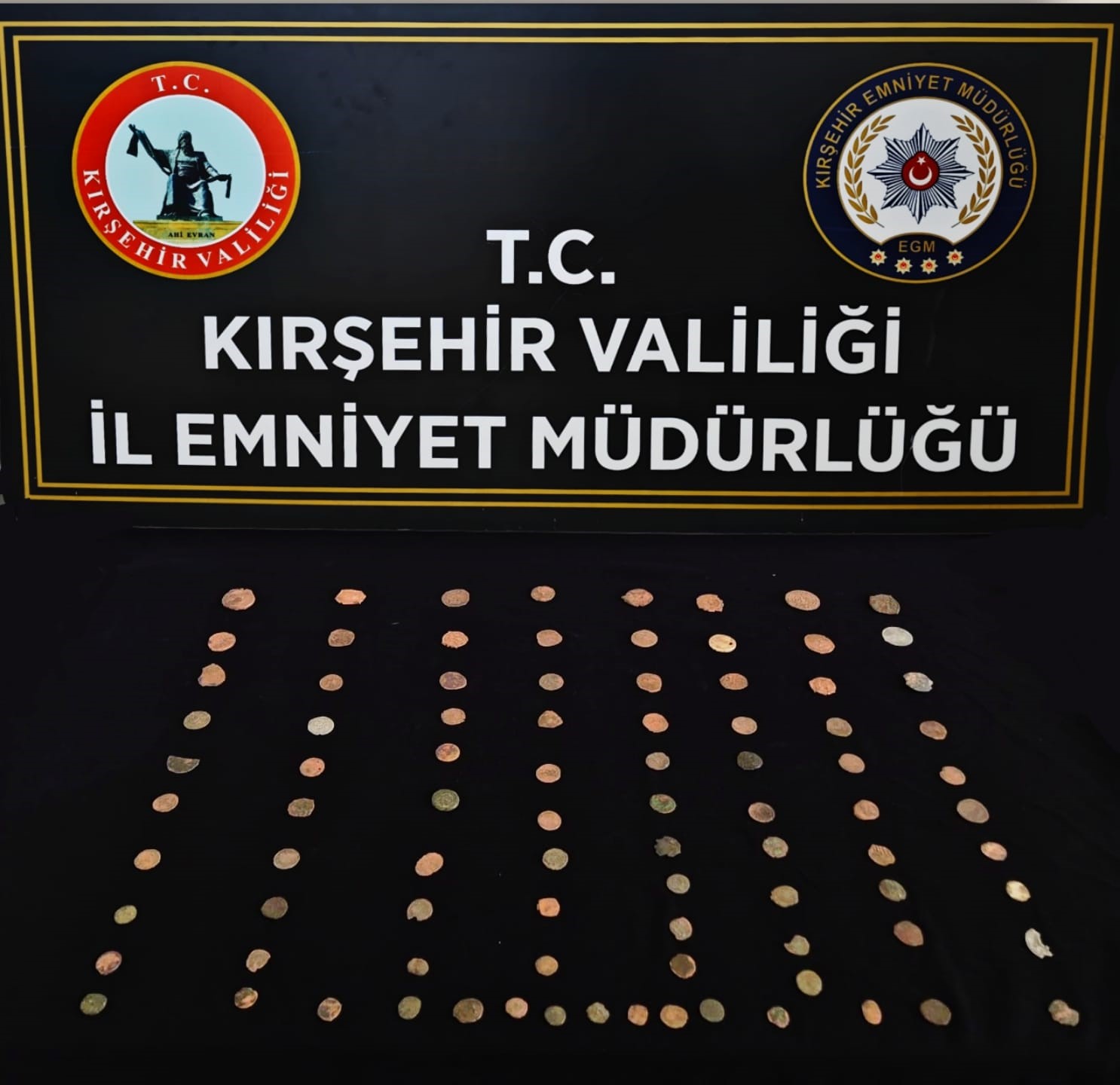 kirsehirde-tarihi-eser-kacakcilarina-operasyon-151-parca-tarihi-eser-ele-gecirildi