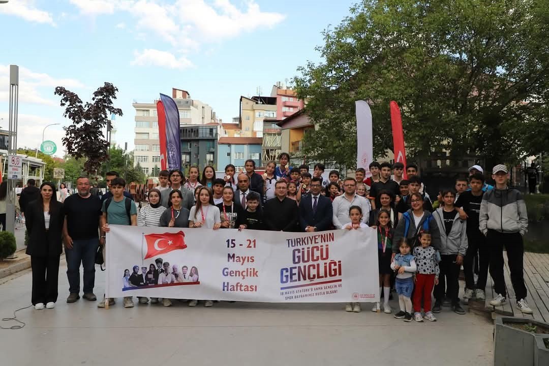 kutahyada-oryantiring-yarislari-sehir-merkezinde-gerceklesti