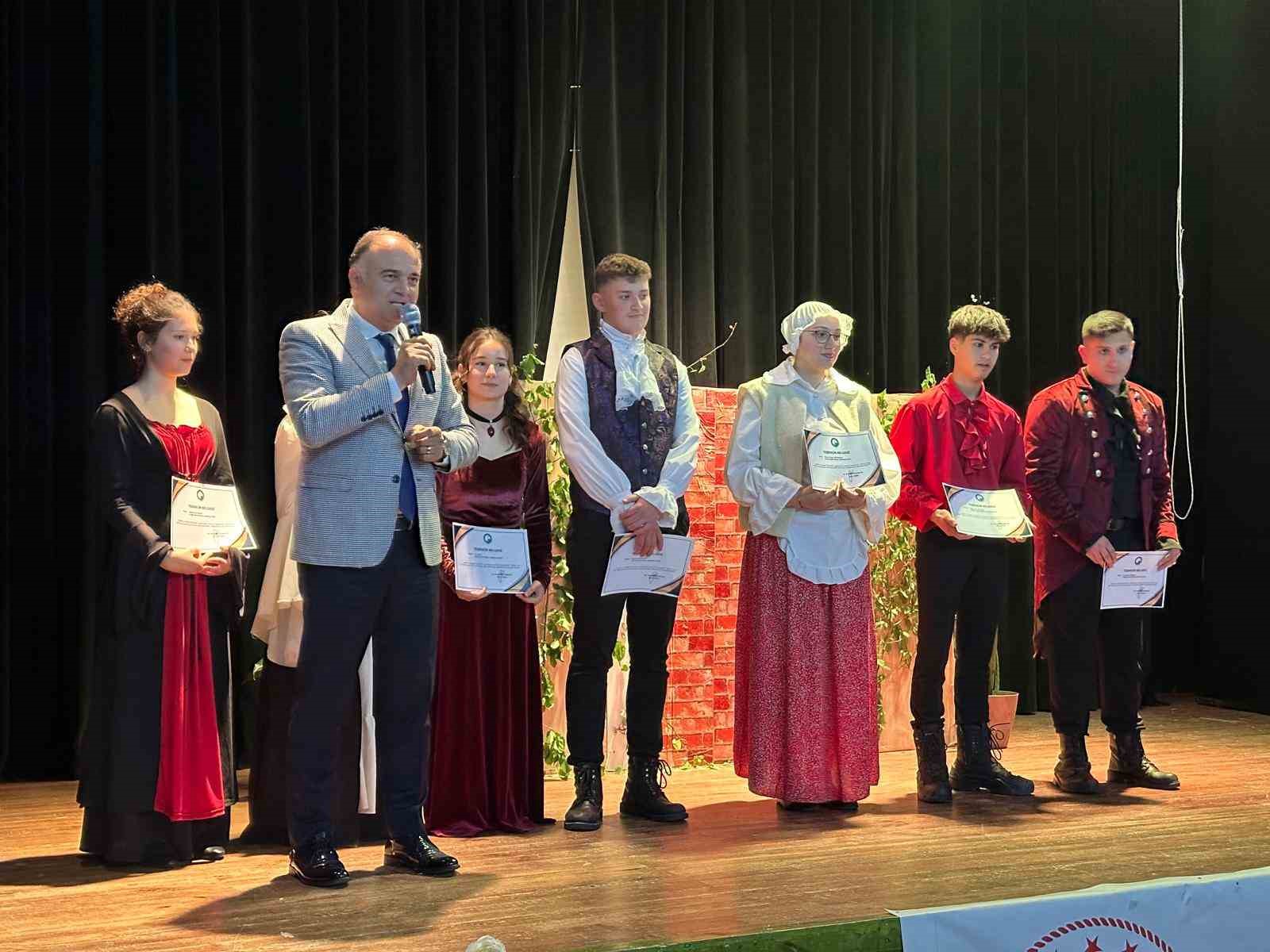 lise-ogrencilerinden-ingilizce-oyun