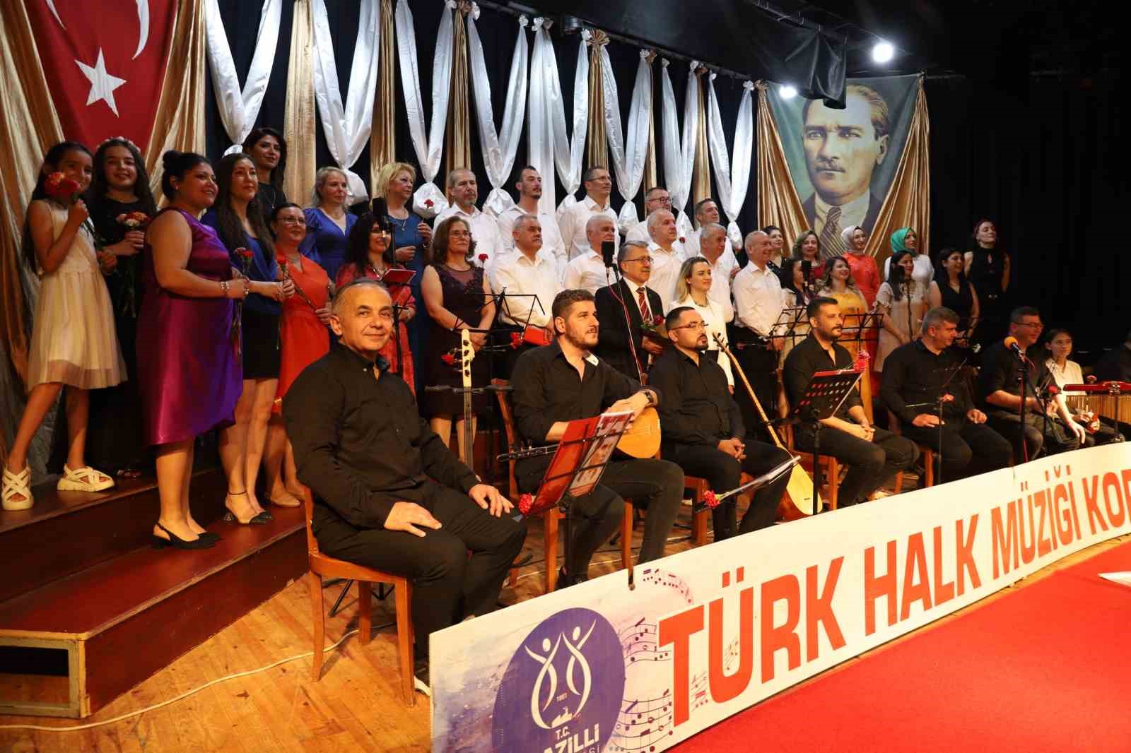 nazilli-belediyesi-thm-korosundan-genclik-konseri