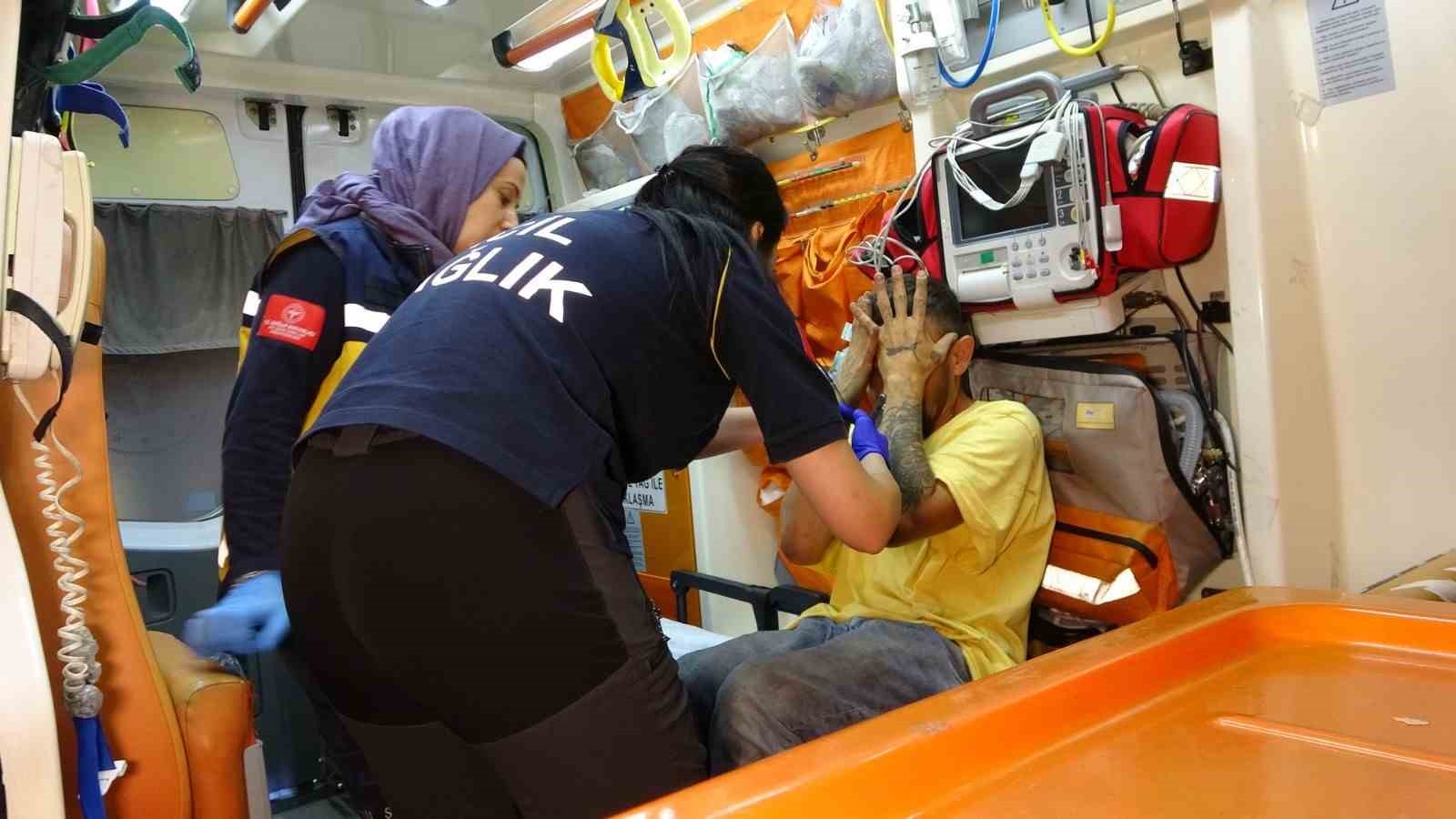 otomobile-carpip-kimseye-bir-sey-oldu-mu-diye-gozyasi-dokmustu-alkollu-cikti-polise-mukavemetten-tutuklandi
