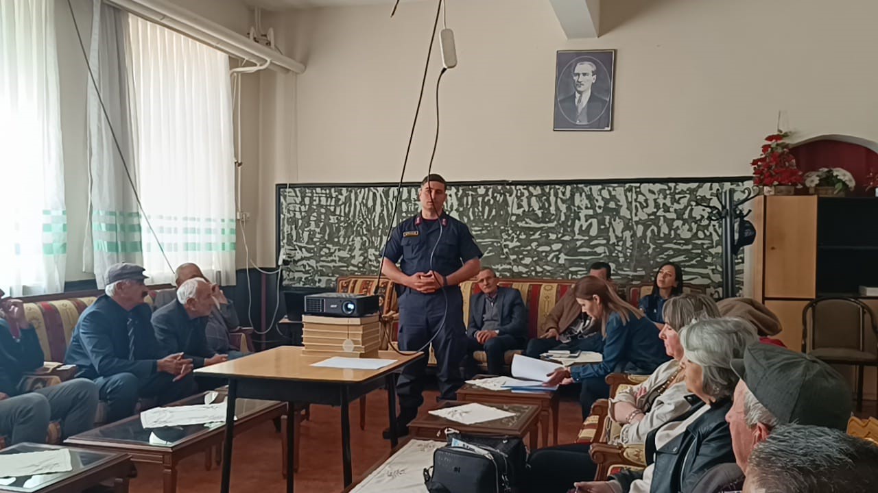 pazaryerinde-muhtarlara-yonelik-hizmet-ici-egitim-programi-duzenlendi