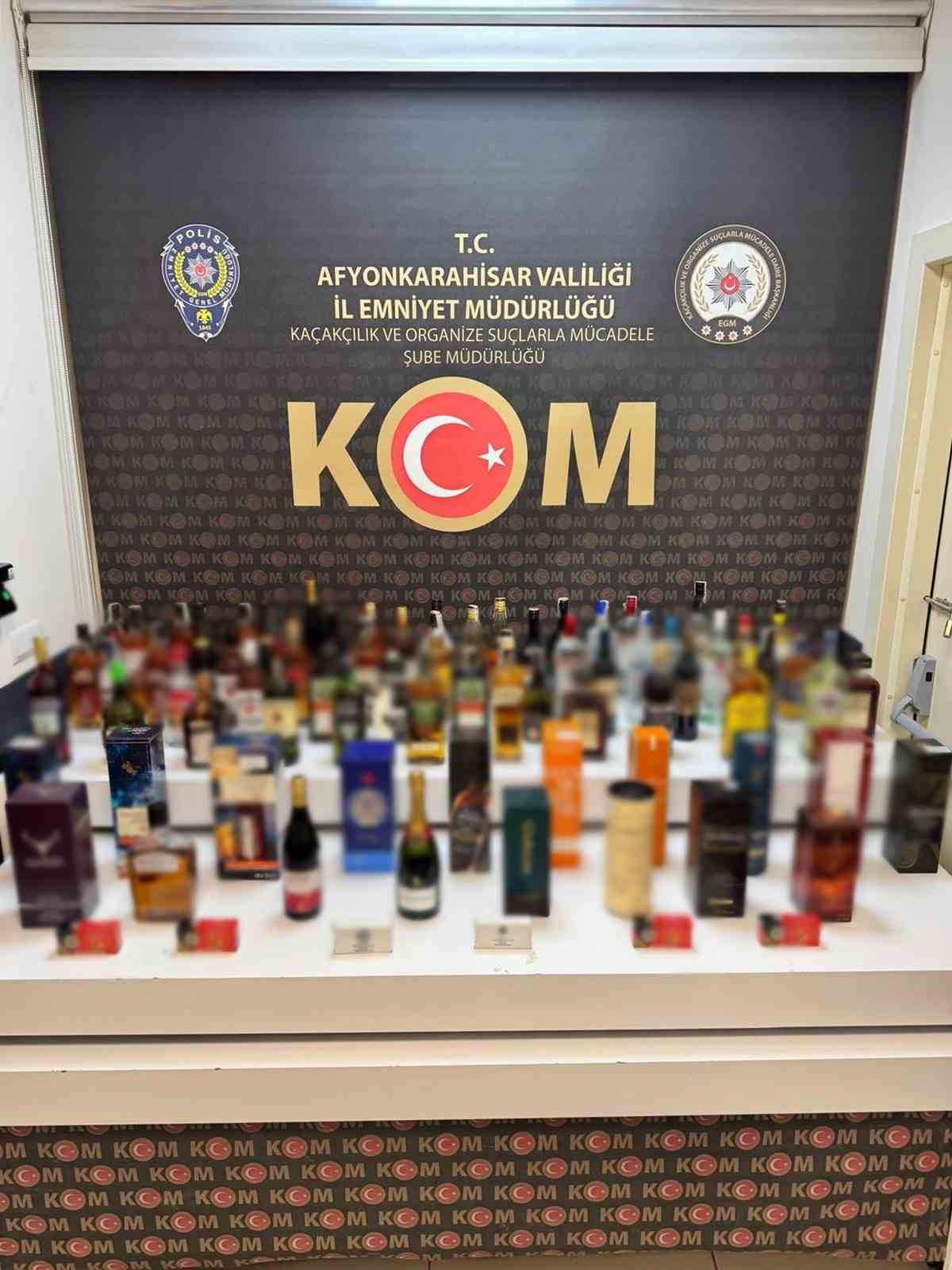 polis-kacak-alkollu-icki-ve-mermi-ele-gecirdi