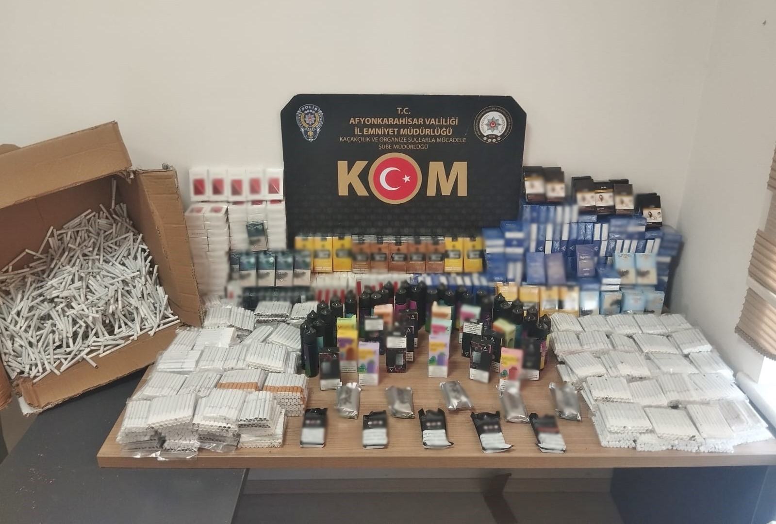 polisten-kacak-makaron-operasyonu