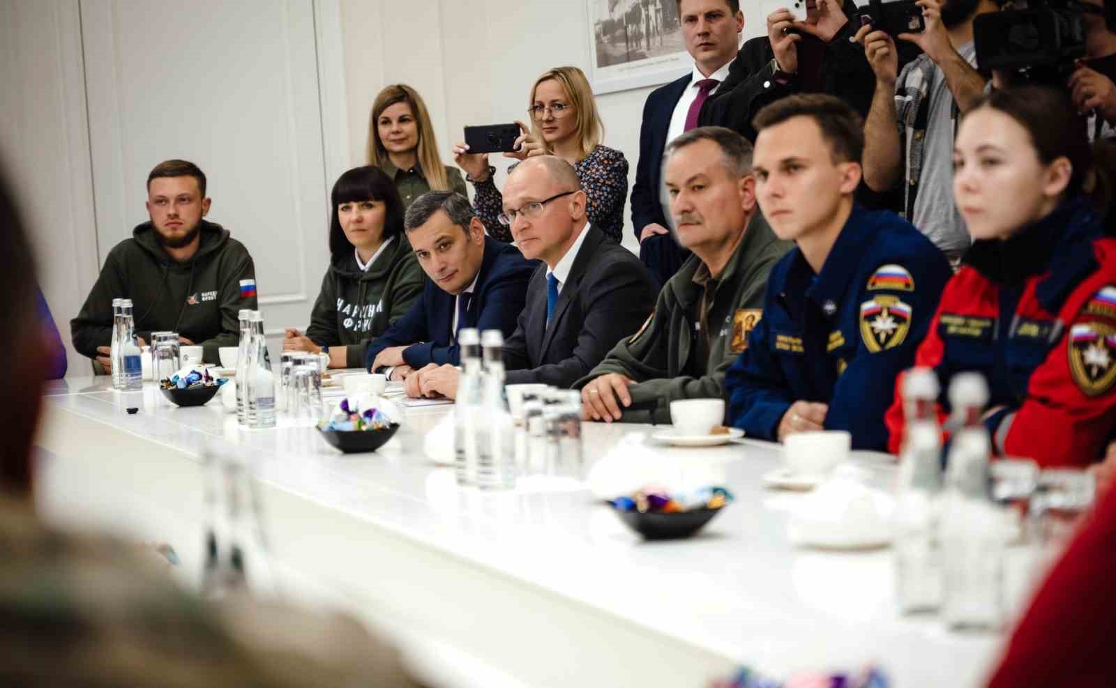 putin-ukrayna-askerleri-bolgeden-cikarildiktan-sonra-ilk-kez-kursku-ziyaret-etti