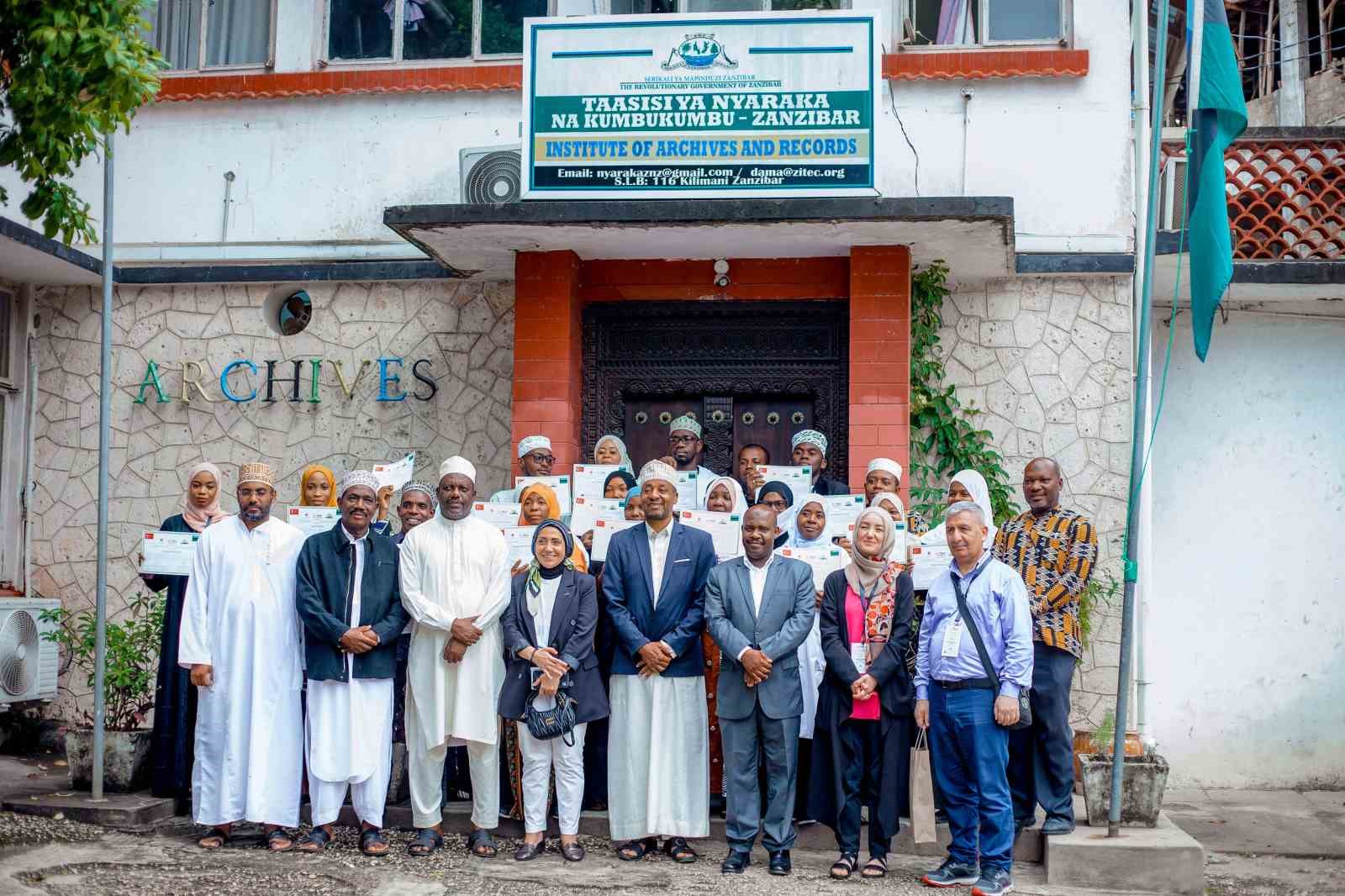 tikadan-zanzibara-teknik-arsivcilik-egitimi